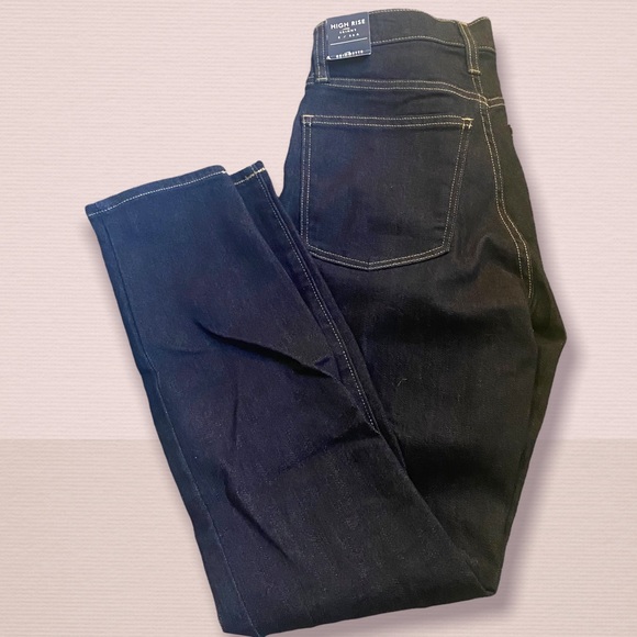 Lucky Brand skinny jeans - Picture 1 of 14
